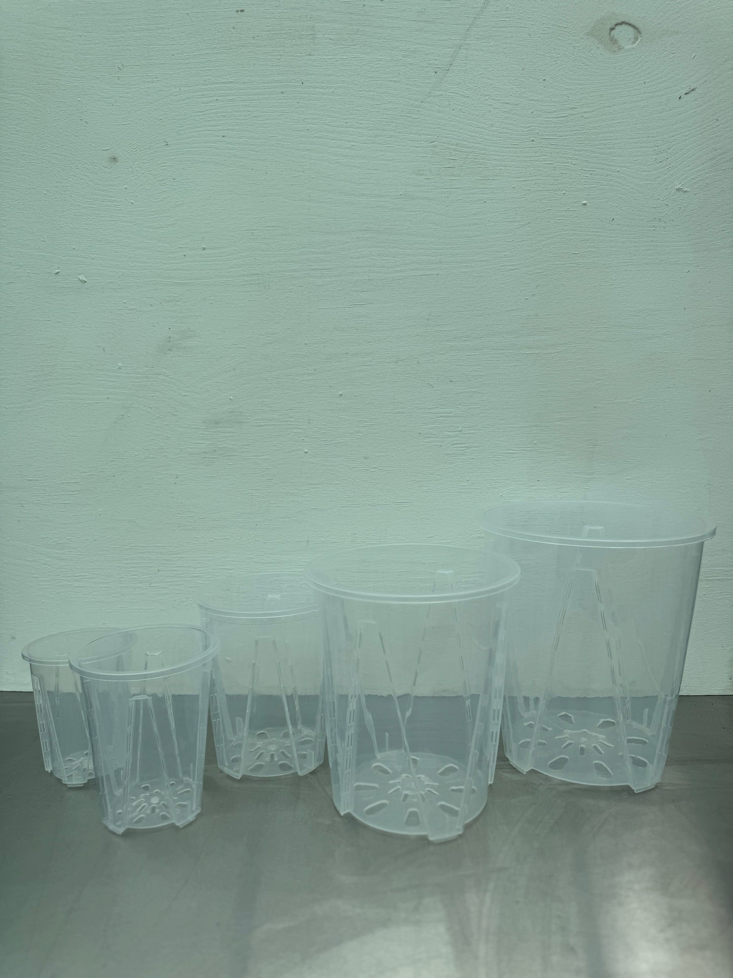 Transparent round planter pot