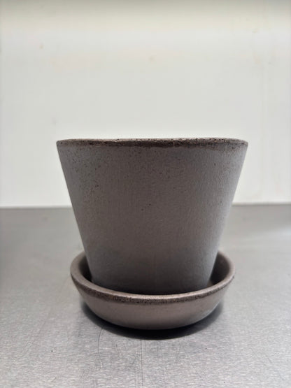 Bergs Clay pots, 11.5x12.5 cm in minimalist design, handcrafted from Italian terracotta with matching saucer for stylish plant display.
