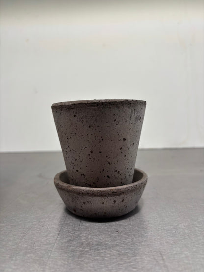 Bergs Clay pots, 9.5x8 cm empty terracotta pot with matching saucer, perfect for breathable plant care and root health in home gardens.